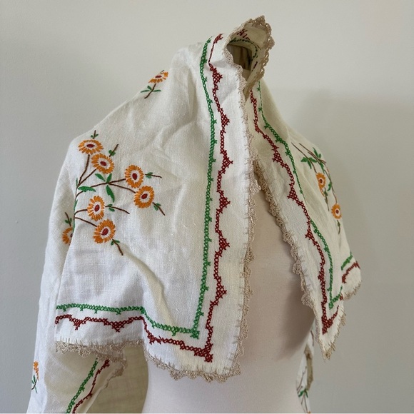 Vintage One of a kind Embroidered Scarf Tapestry Linen Crotchet - Picture 3 of 8